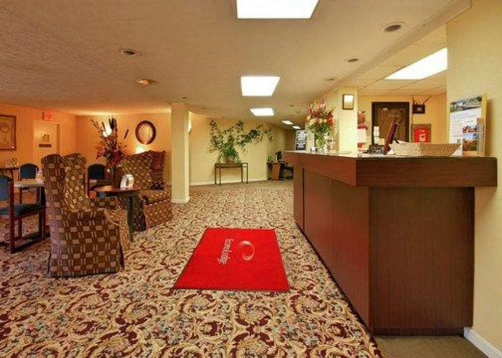 Econo Lodge Inn & Suites Groton Interior foto